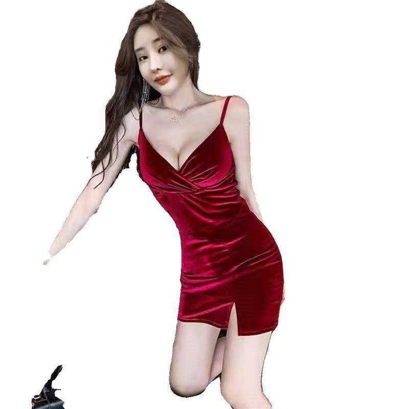 Pure and sexy hot girl gold velvet spaghetti strap dress, new summer slimming fashion pencil short skirt