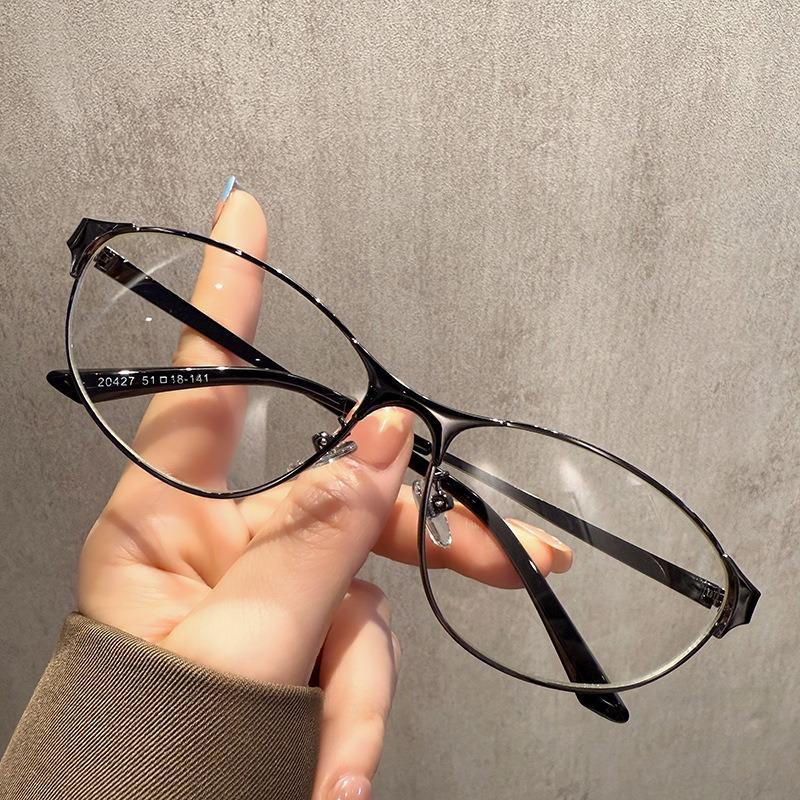 Trendy Small Frame Cat Eye Sunglasses Y2K Street Style Sunglasses Outdoor Men Women Fashion Outdoor Glasses Full Frame Silver Frame Light Blue Goggle