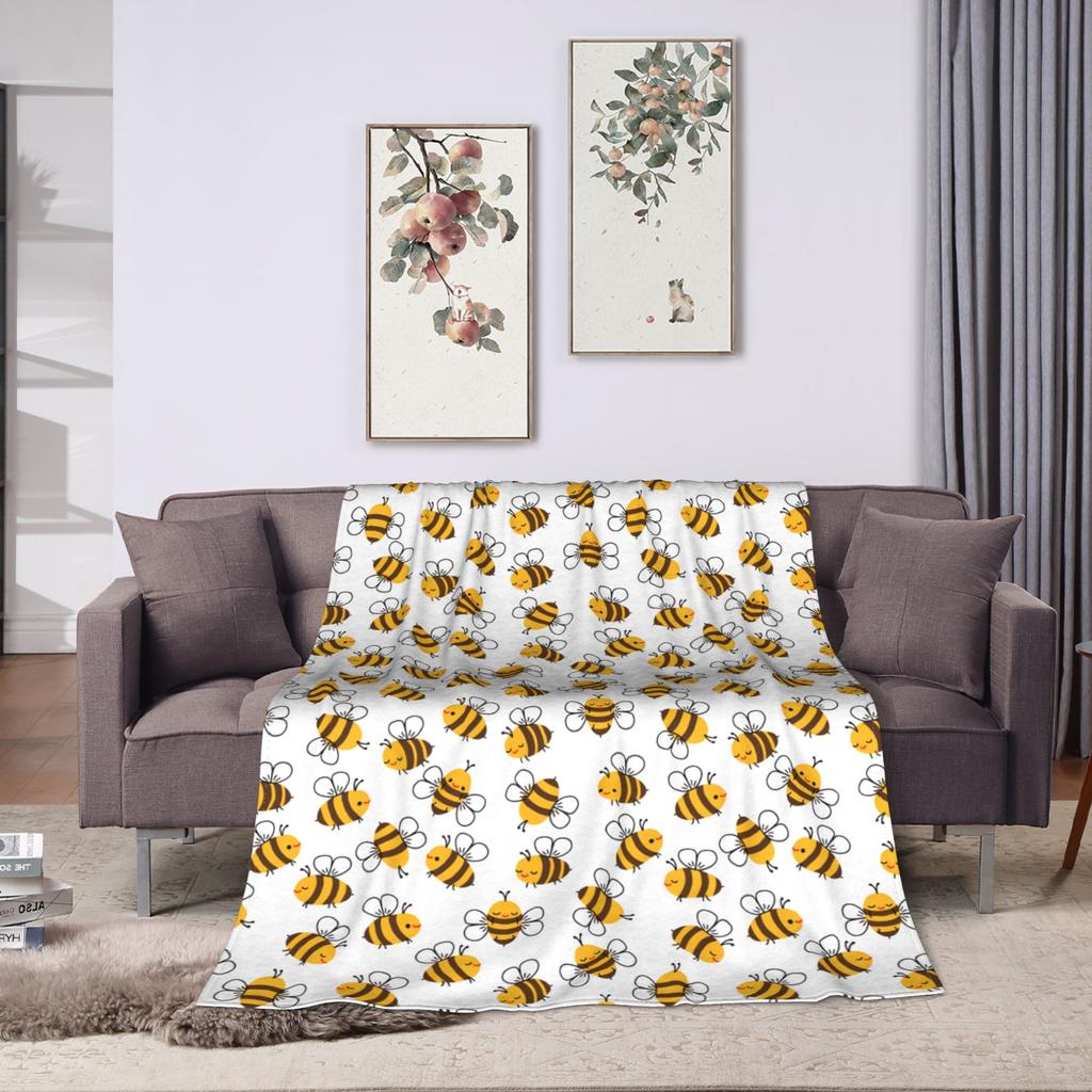 Bee in honeycomb and flowers Flannel Blankets  Soft Throw Blanket for Bedroom Camping Street Trend Bedspread Sofa Bed Cover