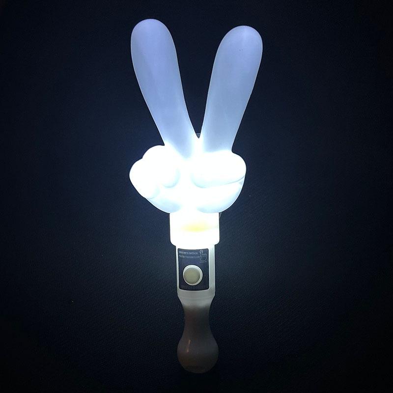 Light-Up Heart & Pentagram Glow Stick with Sound Shaker for Creative Activities