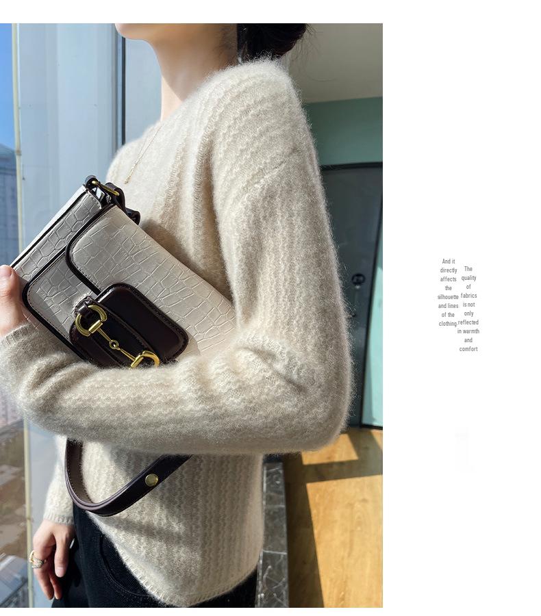 Women's Soft Wool Sweater: Cozy, Loose-Fit, Long-Sleeve, Round Neck - Perfect as a Thick Base Layer for Fall and Winter