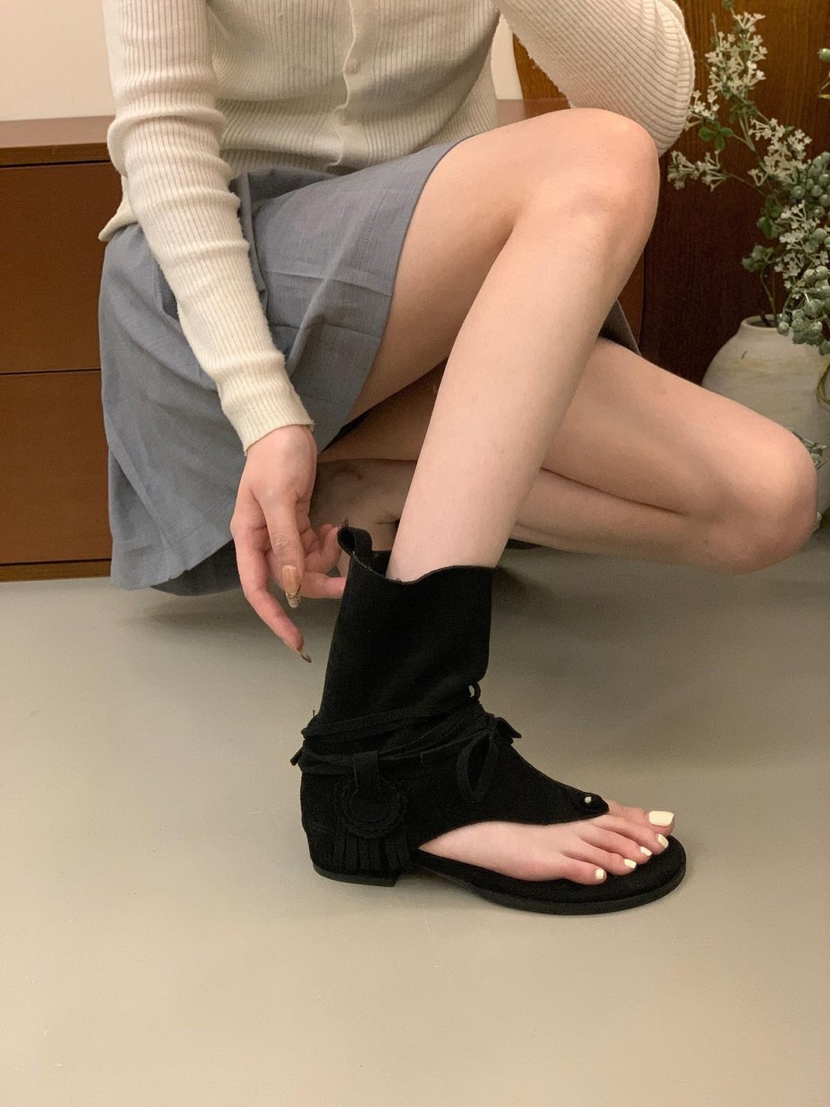 

French thick heel herringbone toe sandals women s summer new retro cool boots loose fashion warehouse tube short boots 35 чёрный