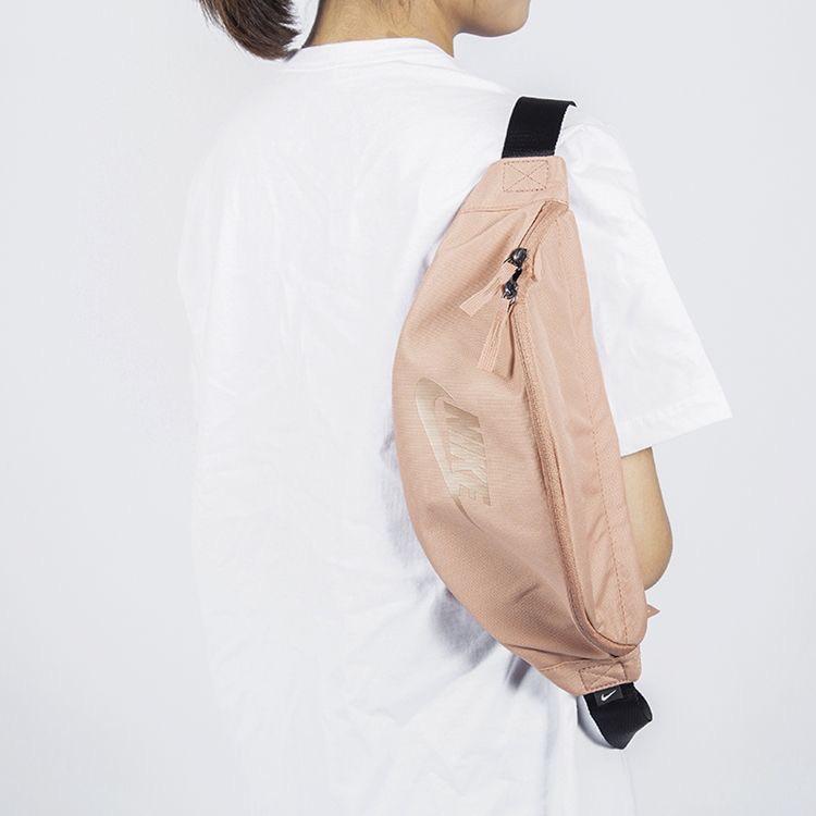 Nová plátěná crossbody taška Nike Sling Bag ledvinka Unisex Nude Pink CK0981-605