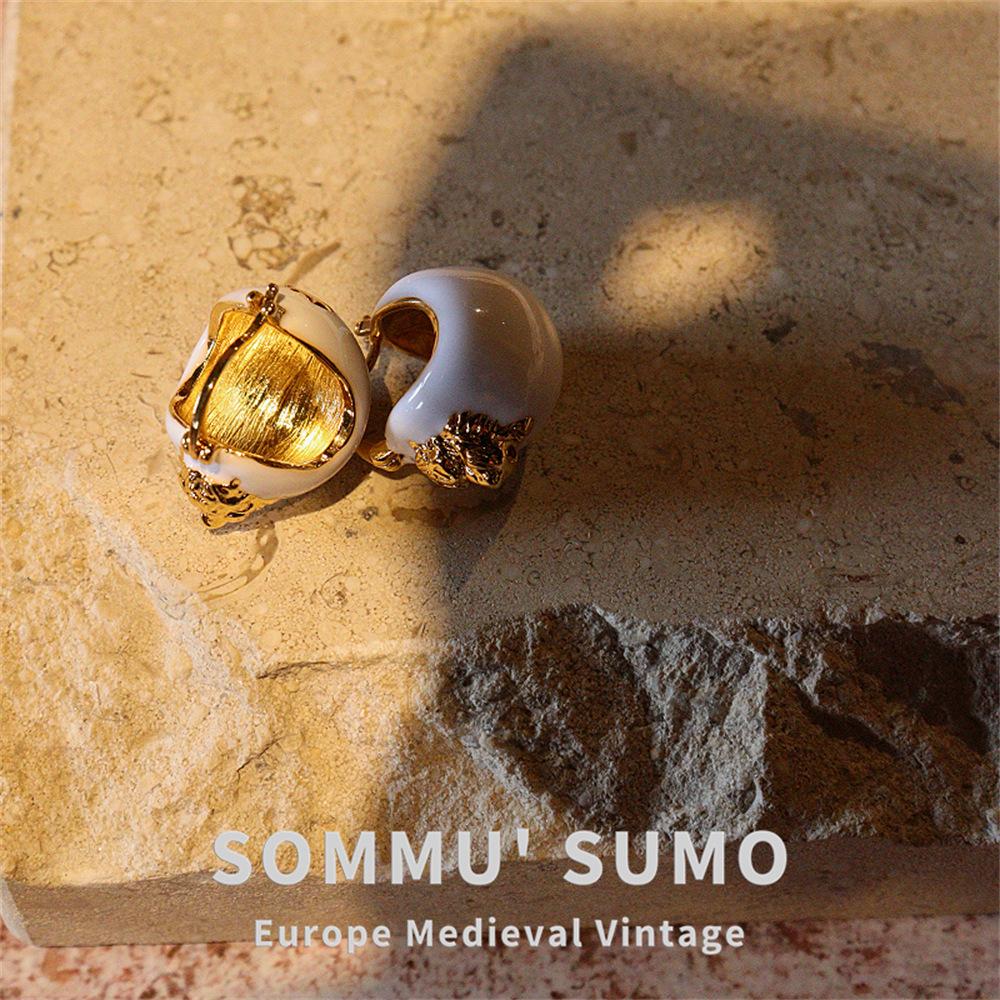 

Enamel glaze tiger head ear buckle earrings women s high-end earrings atmospheric light luxury temperament design sense fashion