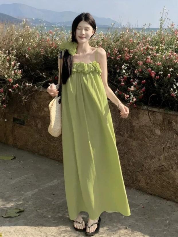 Seaside holiday wind one-word shoulder suspender dress women's summer new loose fresh lazy green dress