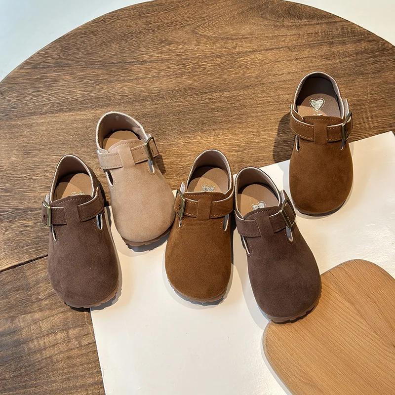 Mocassini per bambini e bambine, retrò, antiscivolo, dolci, scarpe basse per bambini, suola morbida, 2024, nuove scarpe alla moda in pelle per bambini, eleganti con chiusura a strappo.