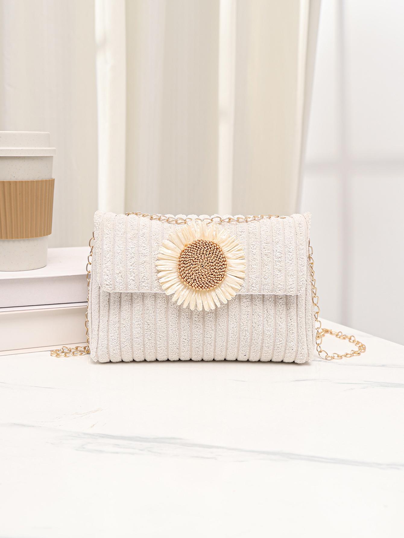 New Flower Plush Crossbody Bag Straw Woven Women s Bag Trendy And Fashionable Women s Flow Simple Small Square Bag
