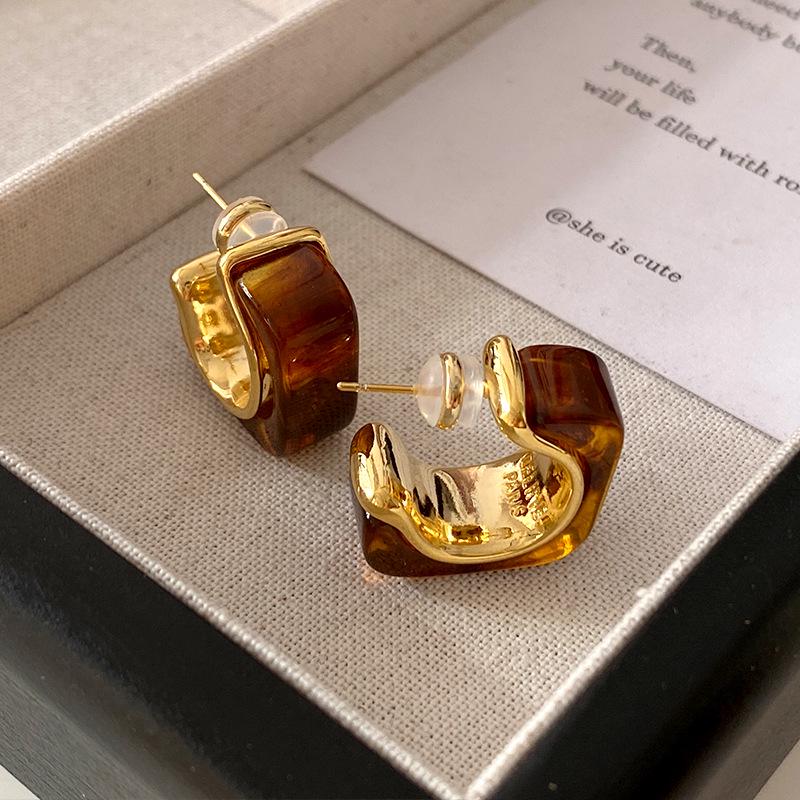 Maillard Water Drop Earrings: 2024 Autumn/Winter Retro High-End Fashion