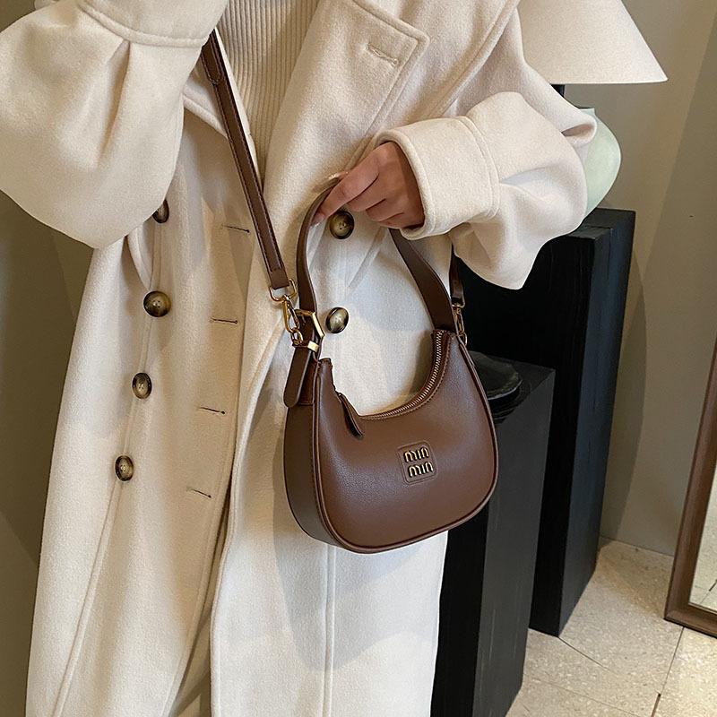 

Сумка-багет премиальной текстуры, женская новая 2025, осенне-зимняя мода, сумка-пельмень, простая и универсальная сумка через плечо