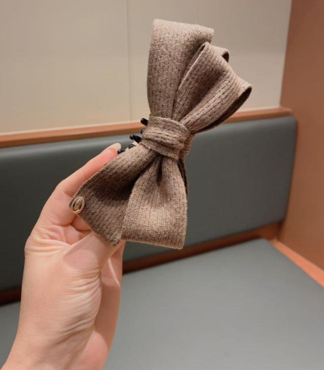 Korean Style Gold Logo Knit Bow Banana Clip - 2026 New High Ponytail Claw Clip, Twist Hair Clamp for Back of Head, Cute Hair Accessory for Women