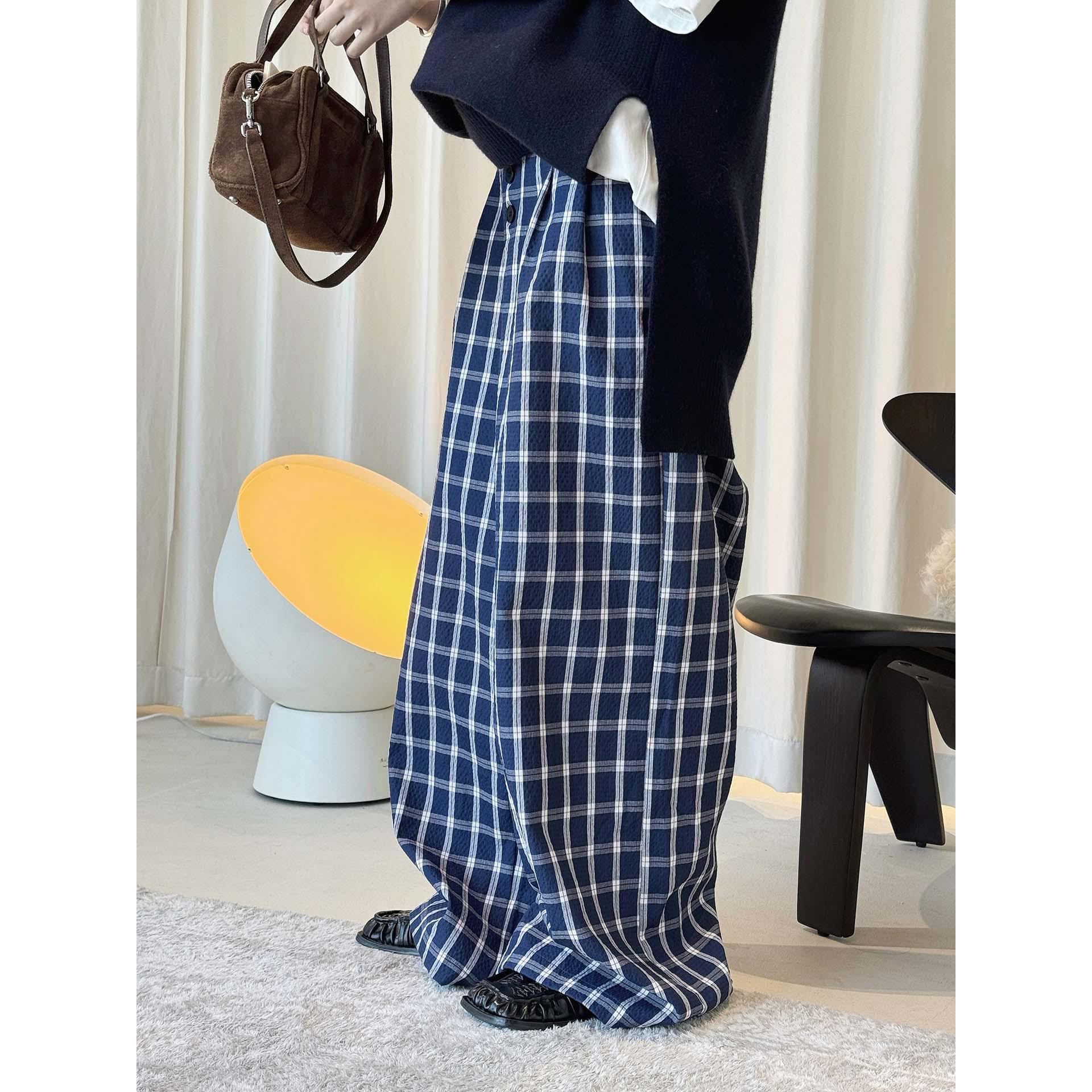 Xu Man Early Spring Retro Korean Blue & White Plaid Wide-Leg Casual Pants for Women - Multi-Button & Comfortable. Large
