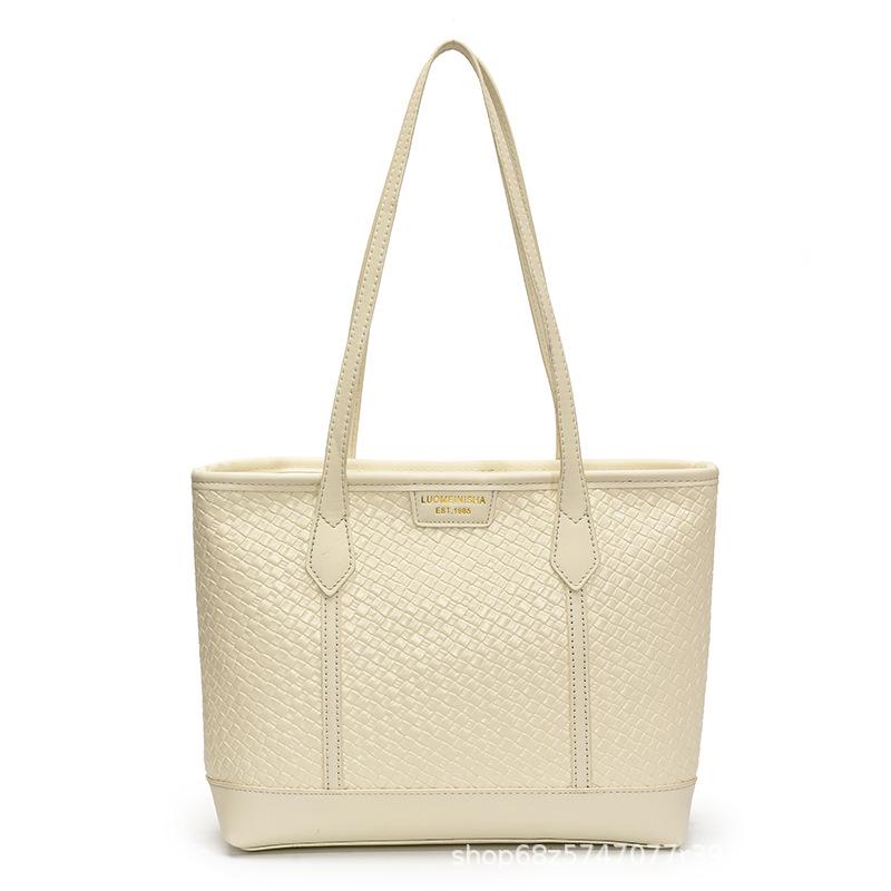 Korean version of urban simple large-capacity shoulder bag 2025 new spring texture underarm bag fashionable casual tote bag