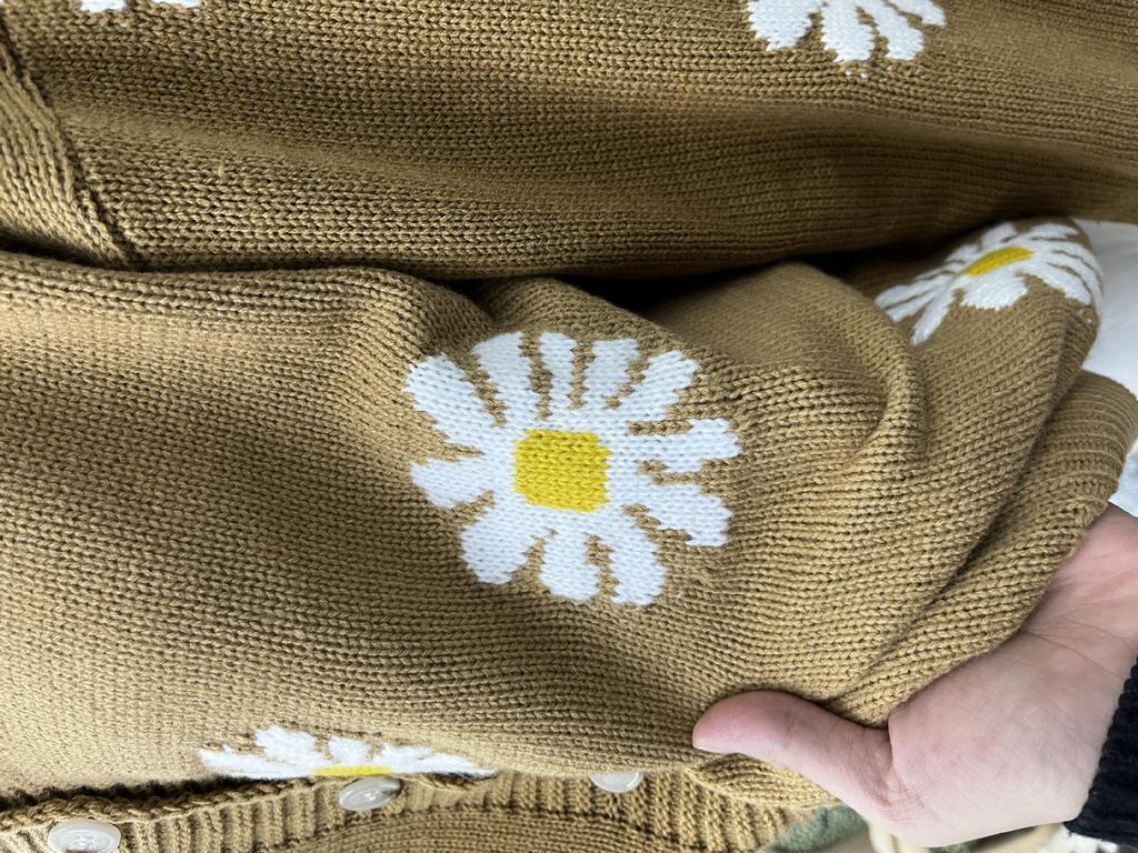 Autumn & Winter Chrysanthemum Embroidered Women's Knit Cardigan Sweater