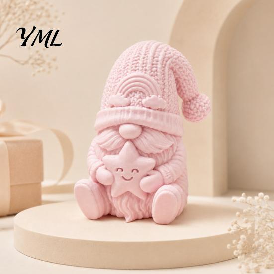 Christmas Desktop Decorations 3D Printed Gnome Figurine Holding Smiling Star, Faceless Statue with Durable Sculptures Knit Hat, Cute Tabletop Ornament