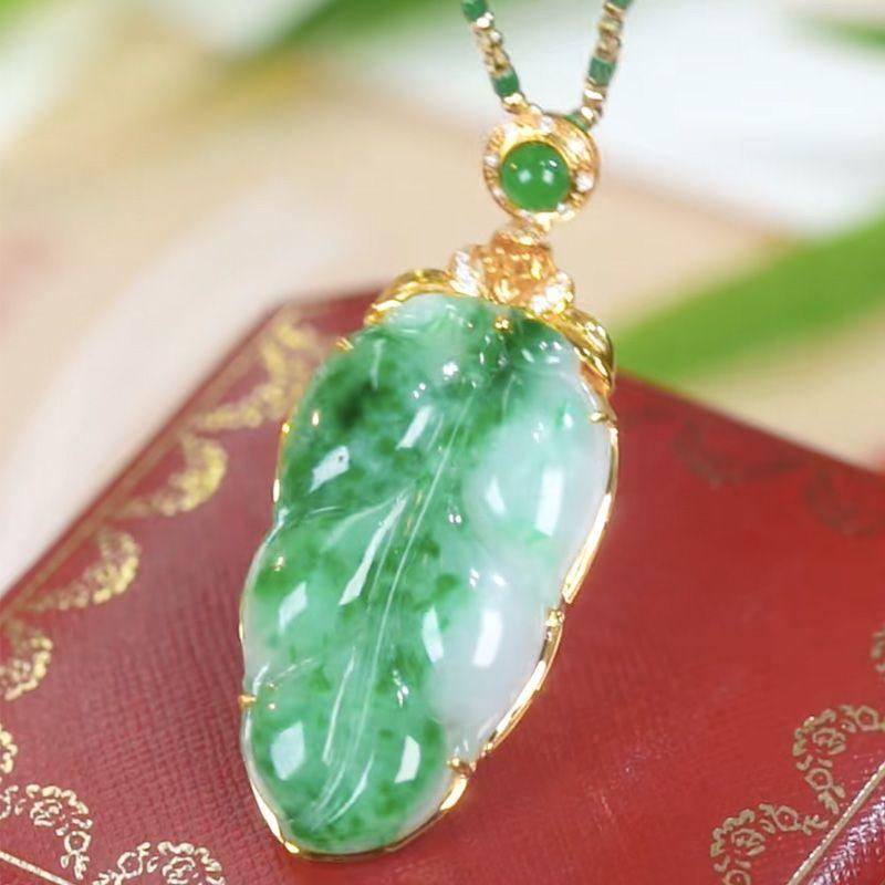 Popular golden branches and jade leaves Original floating flower leaf pendant Necklace Temperament Fashion temperament Personality Versatile pendant