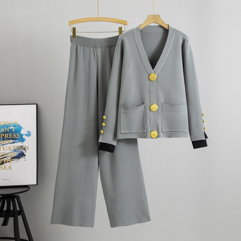 

Cross-Border Women s Sweater Set: Autumn/Winter Loose Knit Cardigan & Wide-Leg Pants with Metal Buttons One Size серый