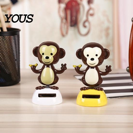 Solar Powered Car Decoration Ornaments, Shaking Head Monkey Toy, Banana Holding Colorful Dashboard Toy Figure, Swinging