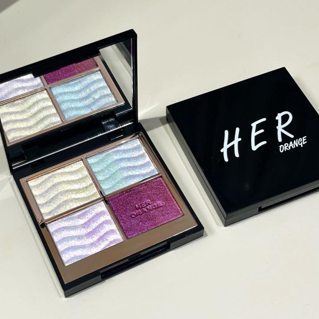 HERORANGE Color Block Dream Shadow Palette Four-Color Glitter Chameleon Effect Pearlescent Sparkling Easy To Apply Long-Lasting Non-Fading Mashed