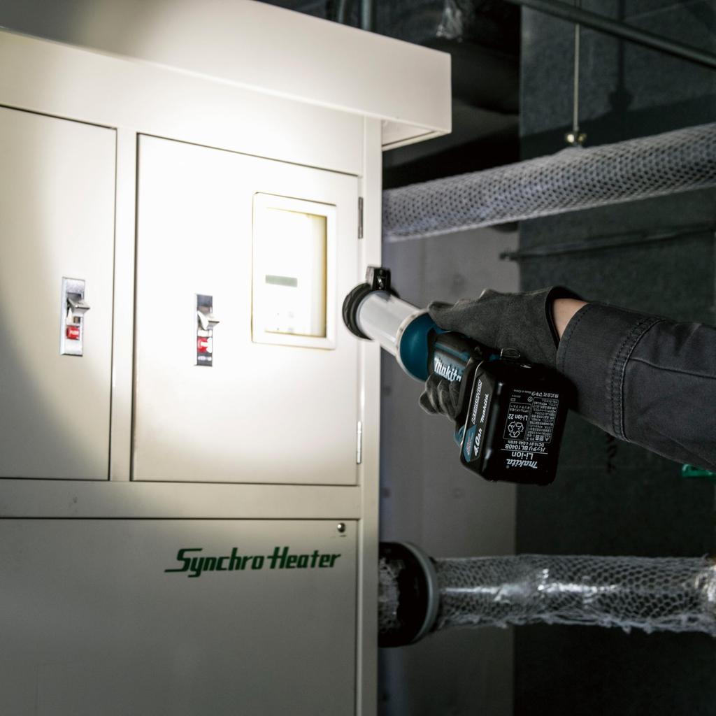 Makita Dobíjecí LED pracovní světlo ML104 (Pouze tělo)