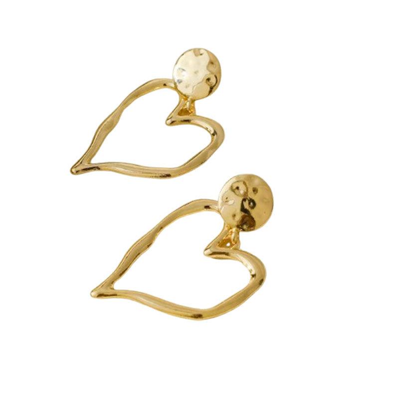 Fashionable Love Earrings Elegant Earrings Simple and High-end Design Suitable for Daily Wear