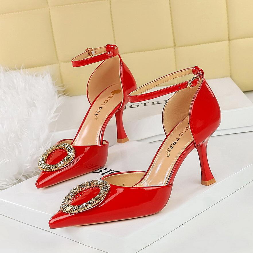 Fashion Fashion Pointed High Heels Women Pumps Metal Decoration Women Heels Patent Leather Women's Sandals Summer Luxury Banquet Shoes