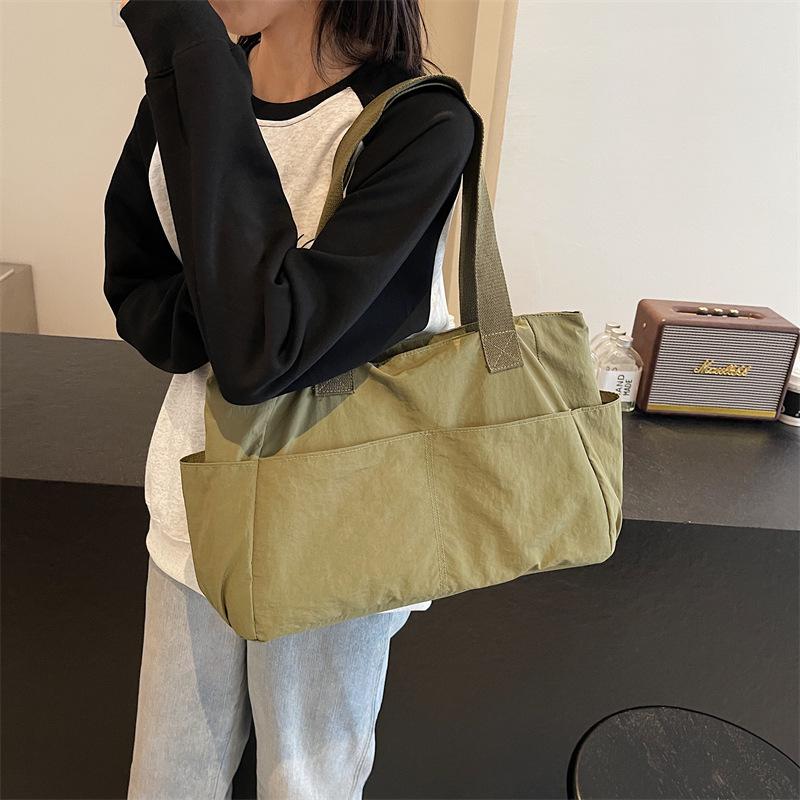 2025 New Large-capacity Commuting Shoulder Handbag Travel Bag Women's Commuting Bag