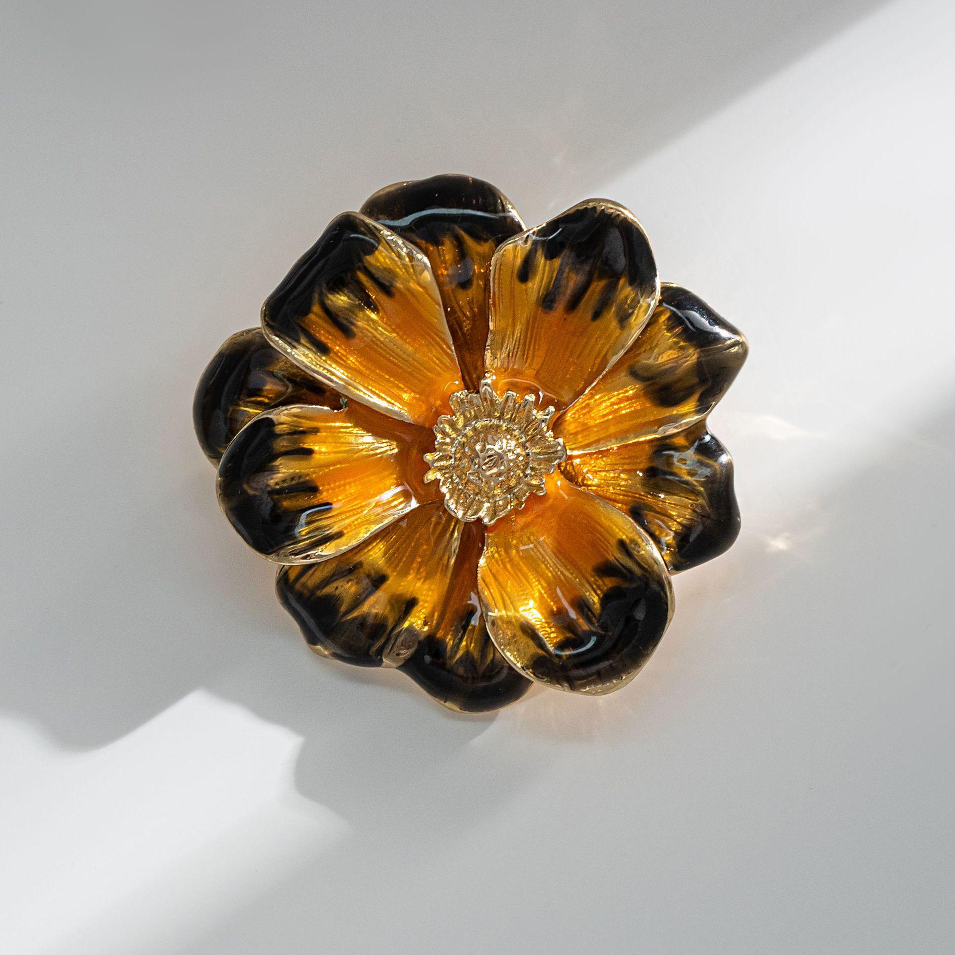 Bo Xin Yun Gold-Plated Enamel Sunflower Brooch - Artistic Retro Corsage