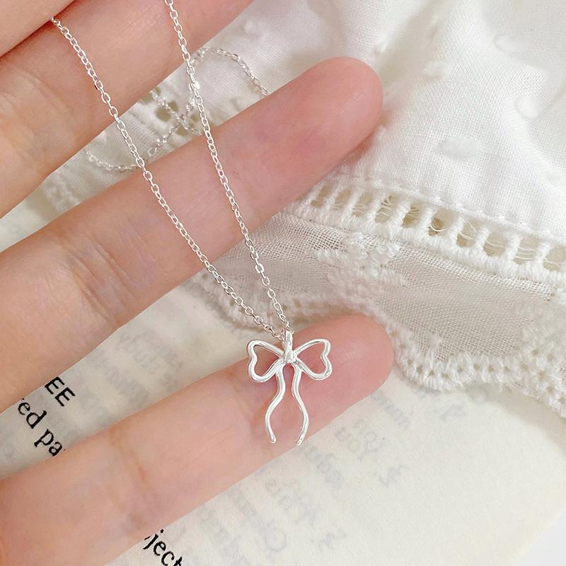 Cute Bow Necklace, Female Personality, Light Luxury, Small and Popular Design, High Sense Collar Chain