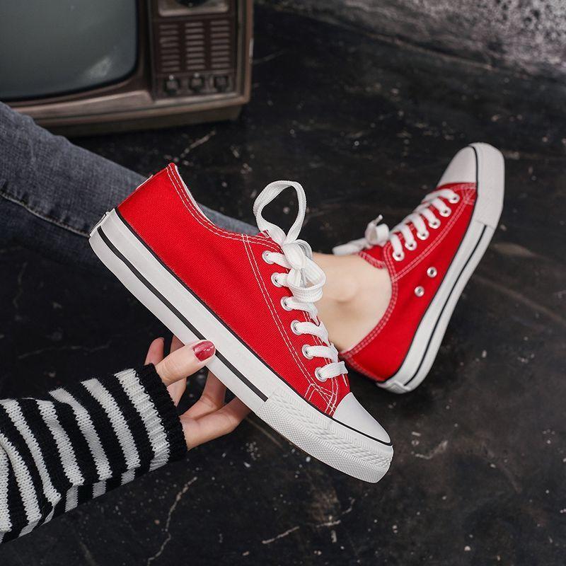 

2025 Новые парусиновые туфли для женщин летние дышащие низкие белые туфли универсальные на плоской подошве легкие удобные повседневные туфли 40 красный