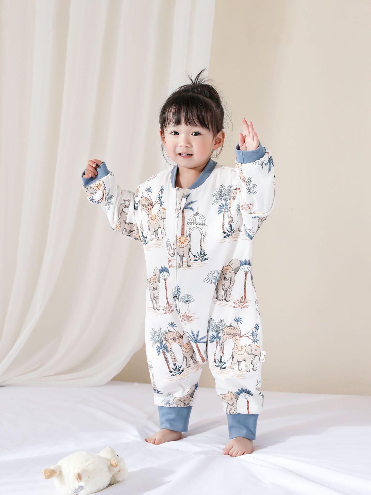 

Детский всесезонный спальный мешок с раздельными штанинами, съемными рукавами и защитой от переворотов 70 cm