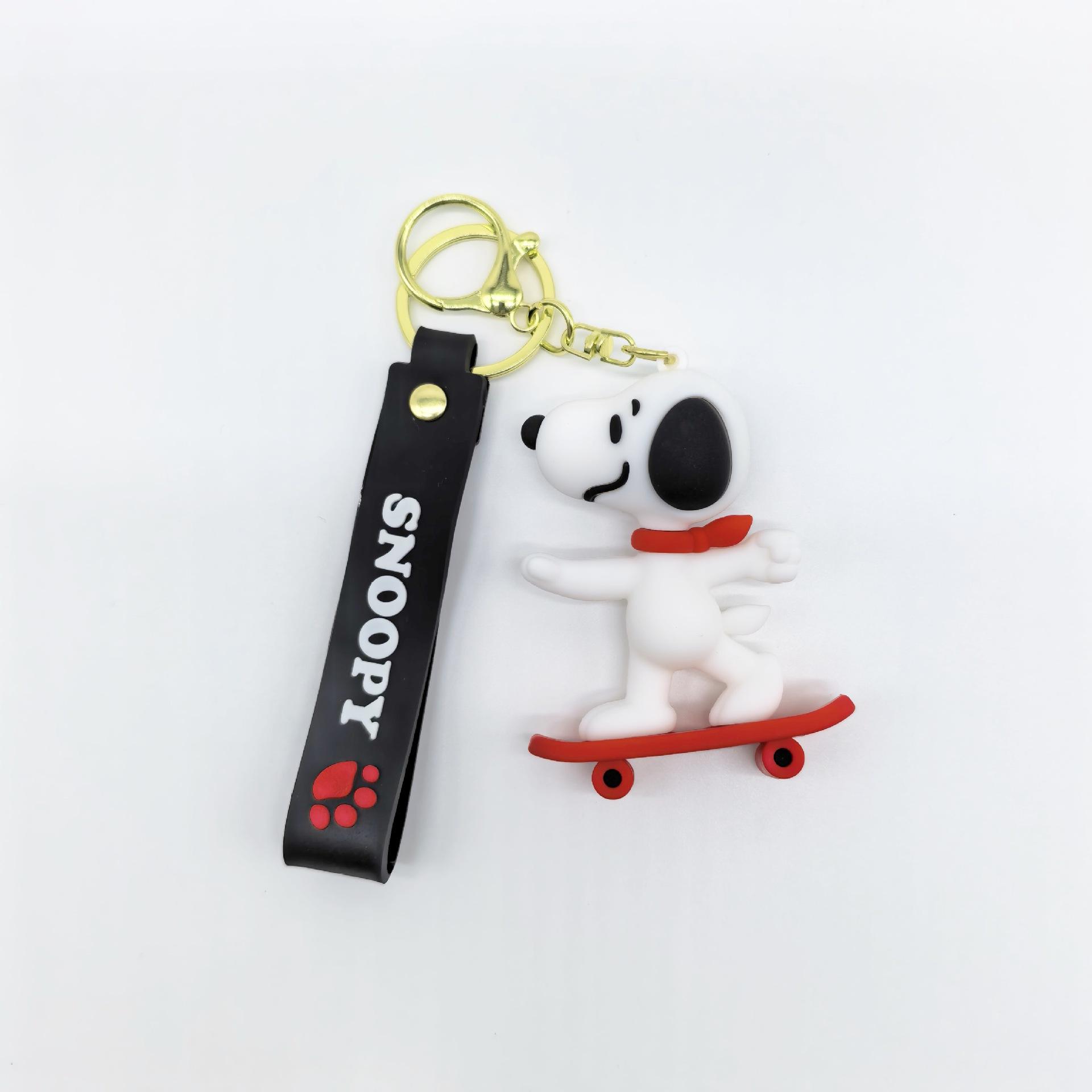 

Cross Border Creative Cartoon Dessert Snoopy Figurine Keychain Car Bag Keychain Accessory Gift Toys Anime Cartoon Frind Fashion
