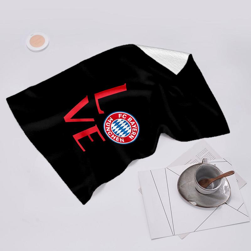 proof beach towel with FC Bayern München logo pattern - soft,absorbent,quick-drying,machine washable - perfect for swimming,camping,bathing