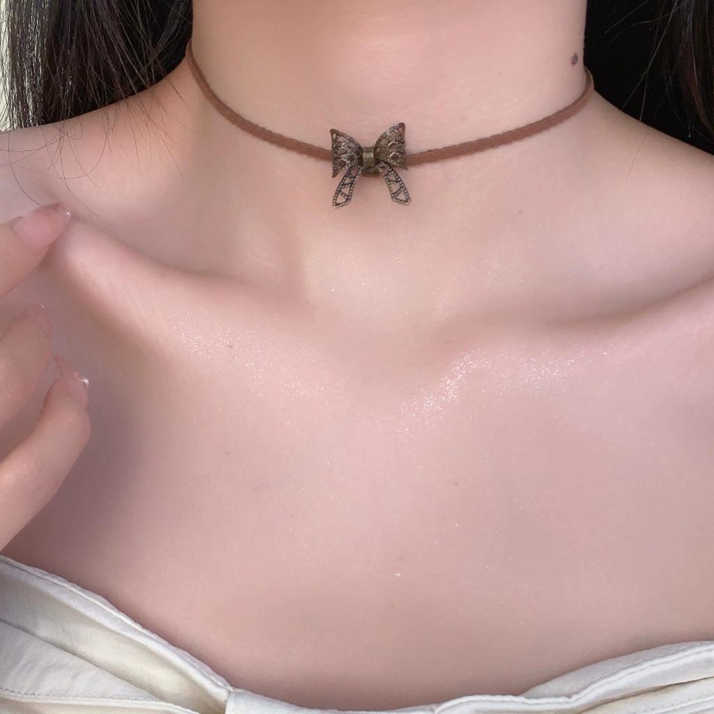 Leather Hollow Bow Necklace Vintage Bronze Color Y2K Spicy Girl Simple Trend Choker Collar Women's Vintage Jewelry Gift