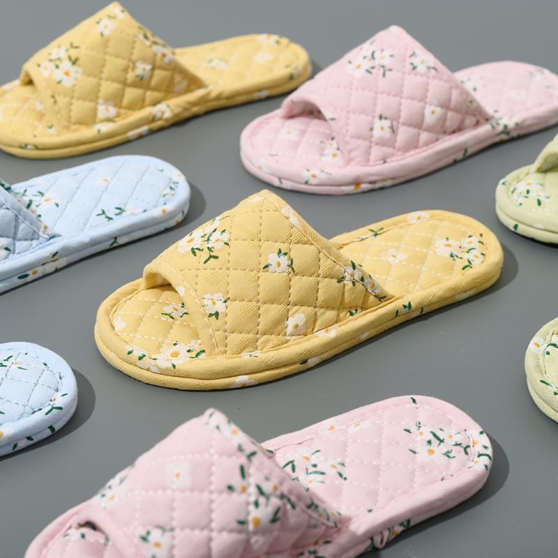 Stylish Quilted Indoor Fabric Slippers with Floral Pattern