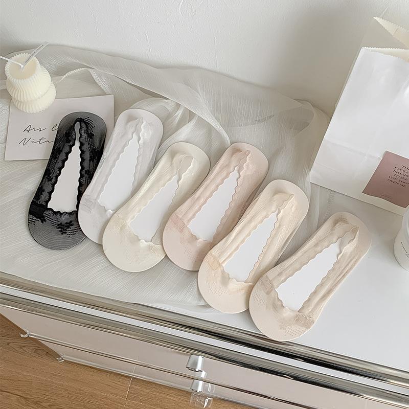 Lace boat socks for women, no heel drop, anti-slip, spring and summer thin shallow-mouthed cotton-soled invisible socks, women's short socks