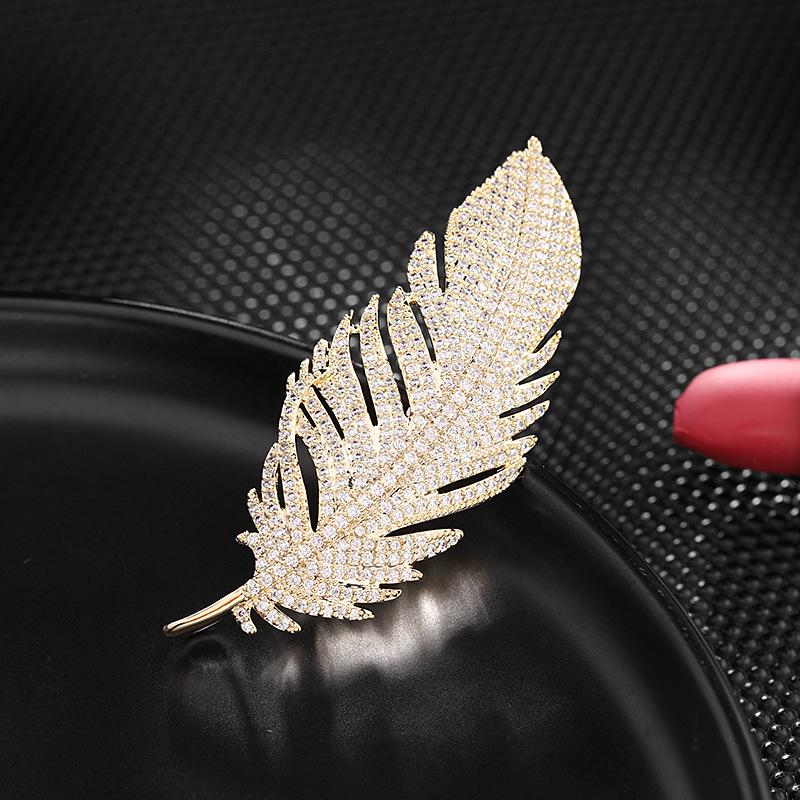 Elegant Zircon Feather Brooch for Women's Cheongsam Suit or Shawl