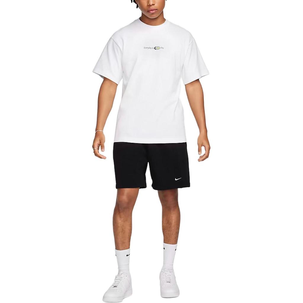 Nike T Shirts Men's White Crew Neck Moderate Straight Fit FZ7619-100