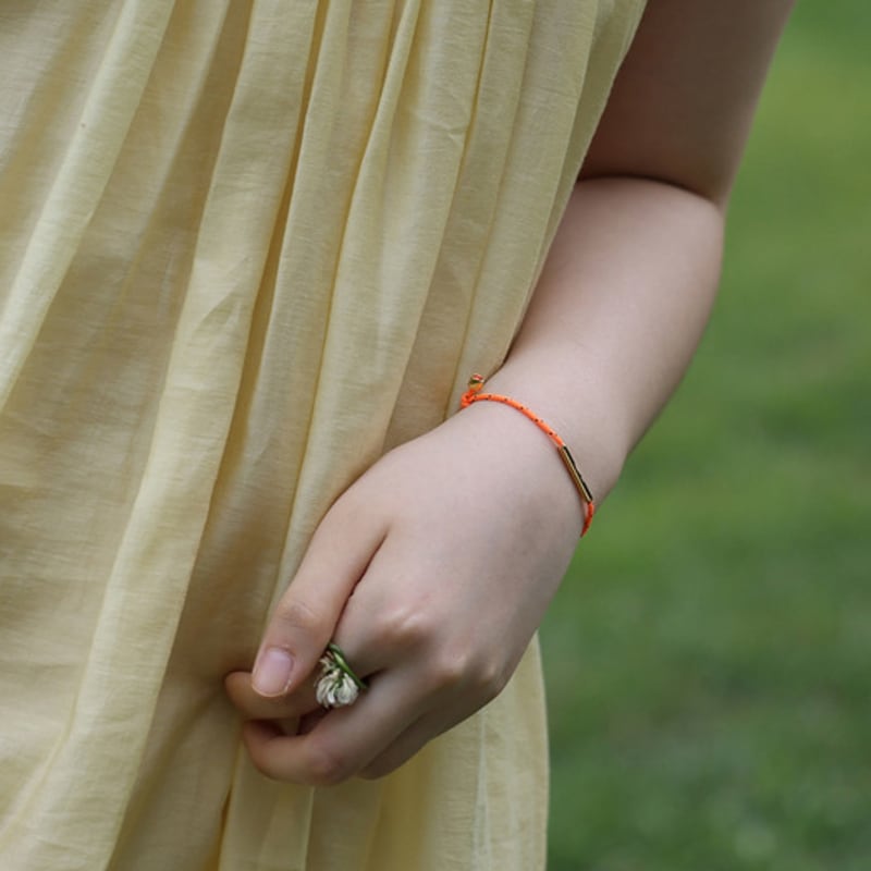 BE/GINS LA LIGNE SINGLE STRING BRACELET ORANGE Dot