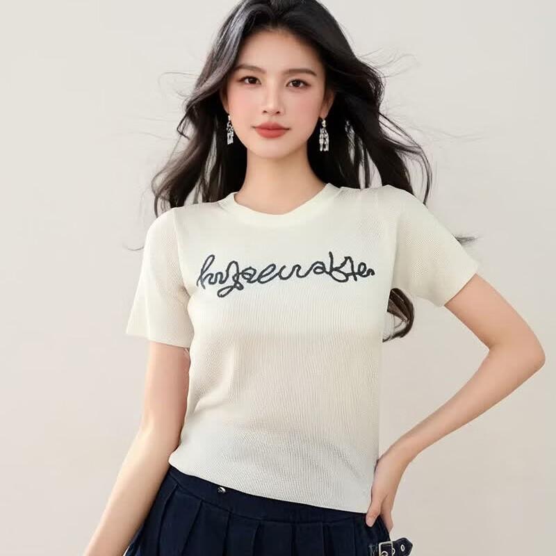 La Chapelle Letter Embroidered Short Sleeve Knit Top