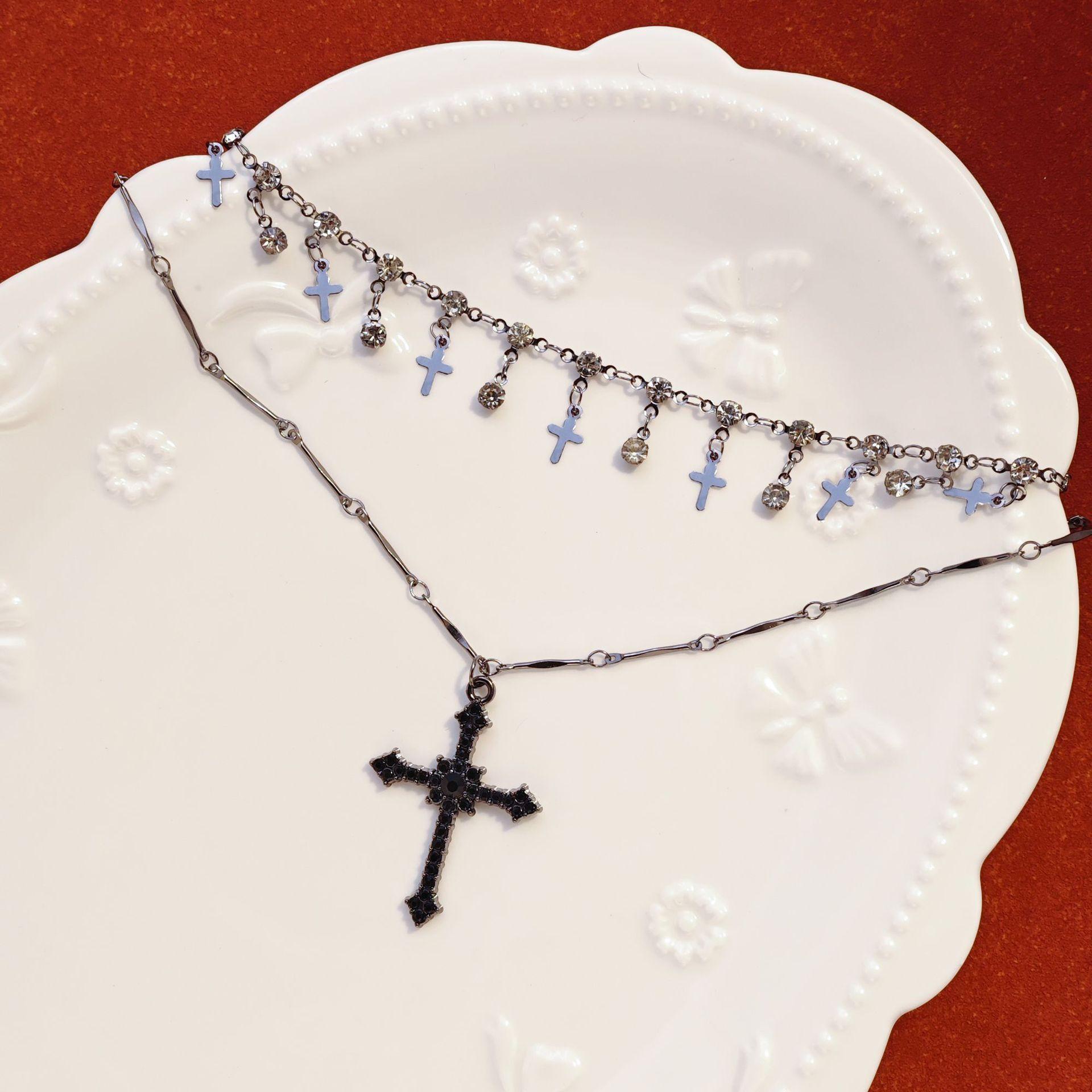 

Dark Multi-Layer Cross Necklace Stacked With Fringed Necklace Choker Niche Design Clavicle Chain Female