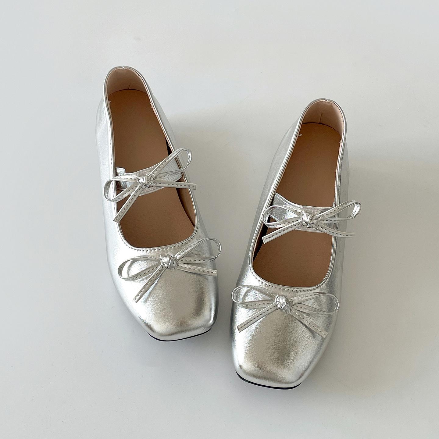 

Retro silver French square head light mouth flat sole single shoes women s summer 2025 new high-end inner height increase Mary Jane shoes 40 серебряный