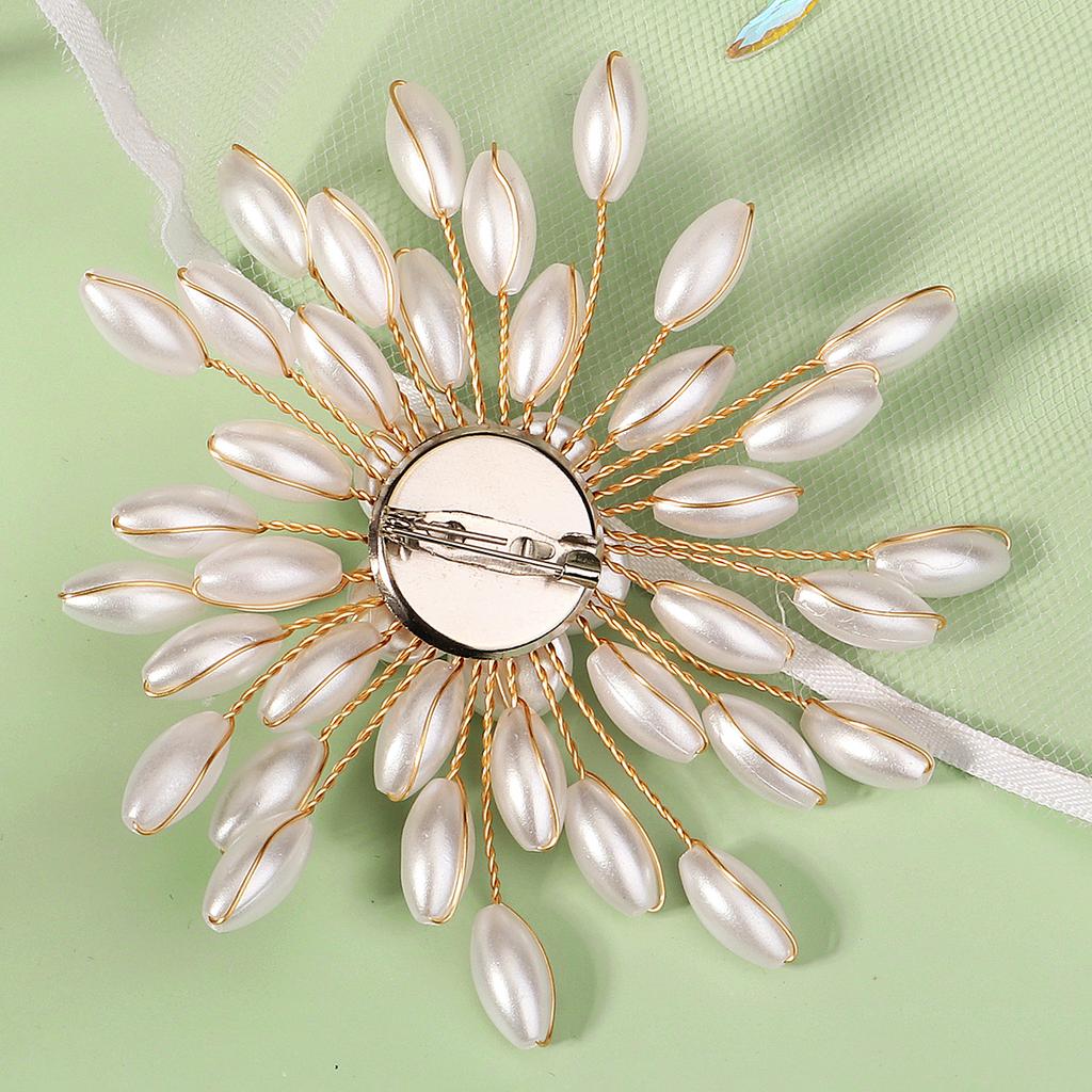 Pearl Brooch Pin Snowflake High-end Silk Scarf Buckle Luxury Exquisite Ladies Clothing Accessories Dress Skirt Jewelry zapatos