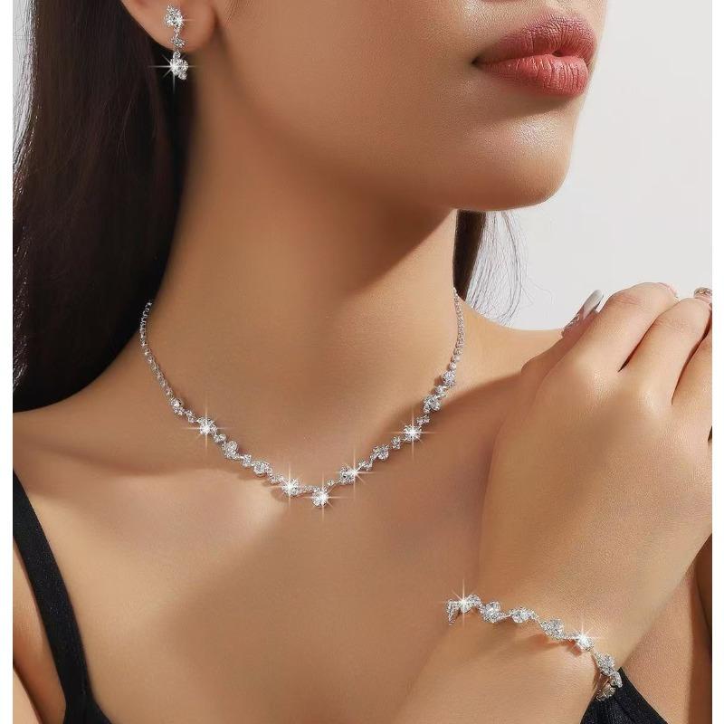 3-piece Set European and American Bride Chain Accessories Necklace Stud Earrings Bracelet Wedding Dinner Dress Accessories серебряный