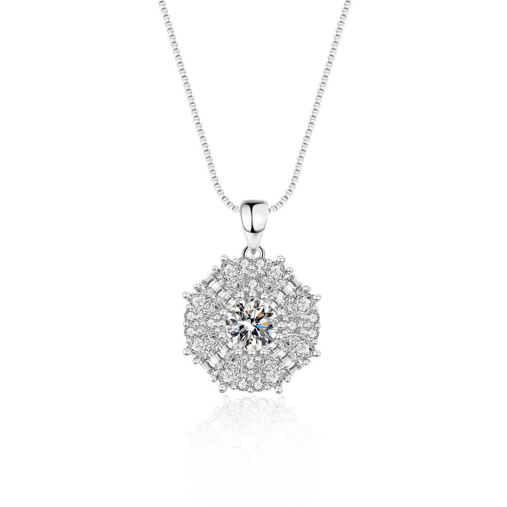 

Exquisite Sterling Silver Kaleidoscope Moissanite Pendant Necklace for Women 6A Zircon Imitation Moissanite