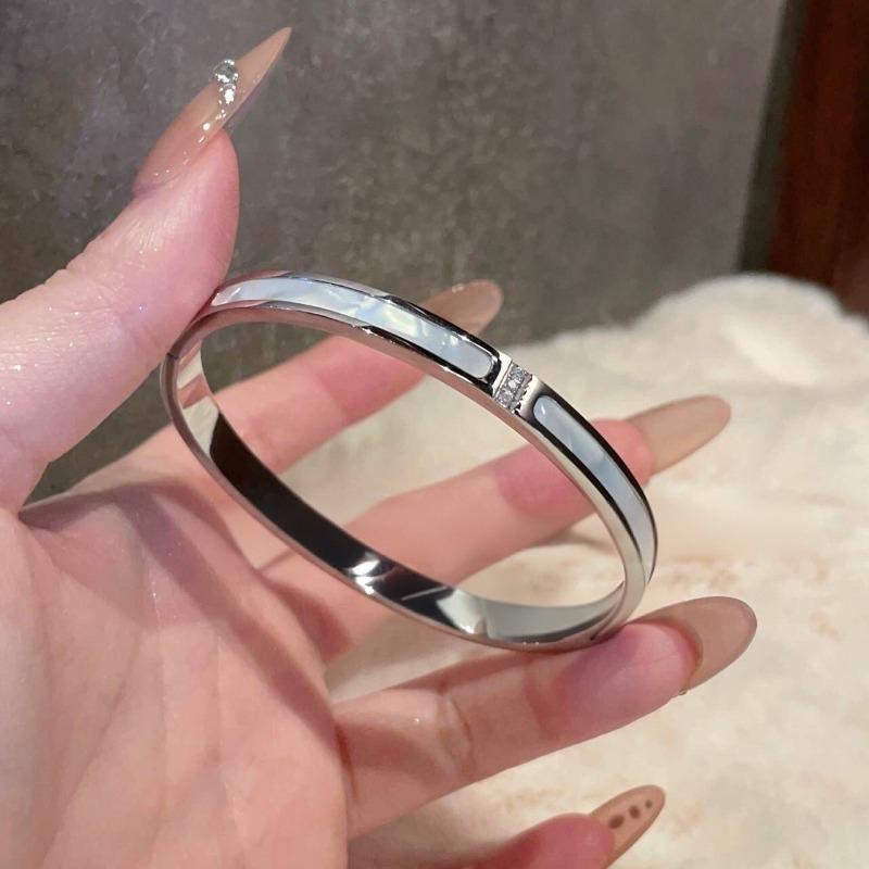 Light Luxury High-end Sense Slightly Inlaid Diamond Bracelet Women's Fashion Simple Titanium Steel Non-fading Bracelet Couple Versatile Jewelry