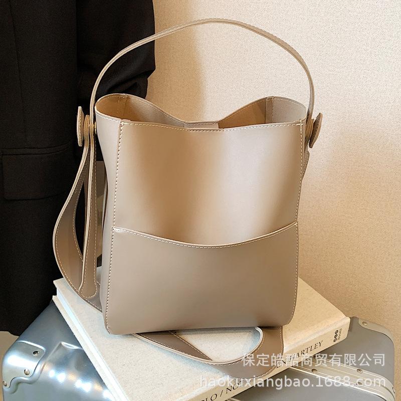 Handbag bag women's 2025 new trendy fashion versatile shoulder bag high-end light luxury niche messenger bucket bag