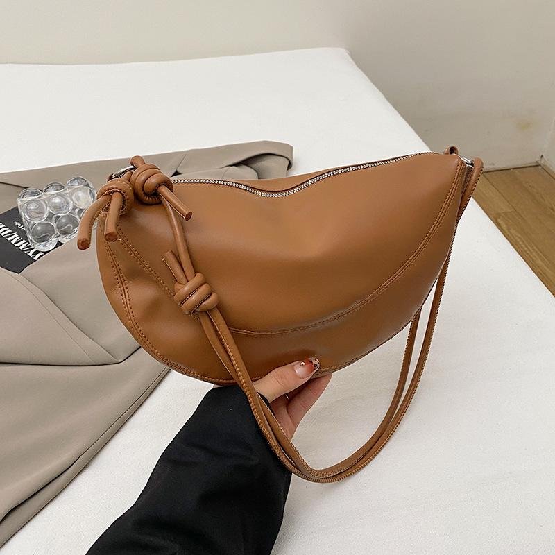 

Niche design dumpling bag women s messenger bag 2025 one shoulder underarm high-end soft leather crescent bag foreign style women s bag коричневий