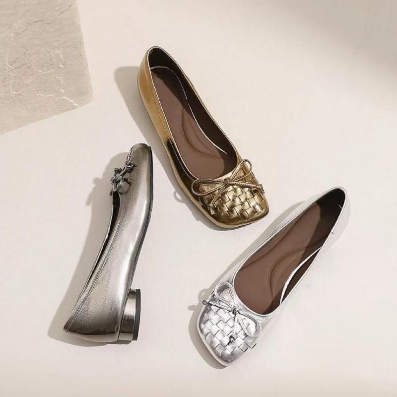 Woven Beanie Shoes Low Heel Soft Sole Single Shoes French Bow Shallow Mouth Flat 2025 Fashion New Ballet Shoes Women