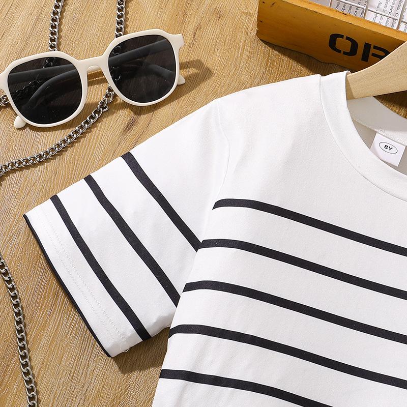 Girls' Fashion Suit Summer Children's Casual Striped Short-sleeved Top Sweet Bud Shorts Two-piece Suit