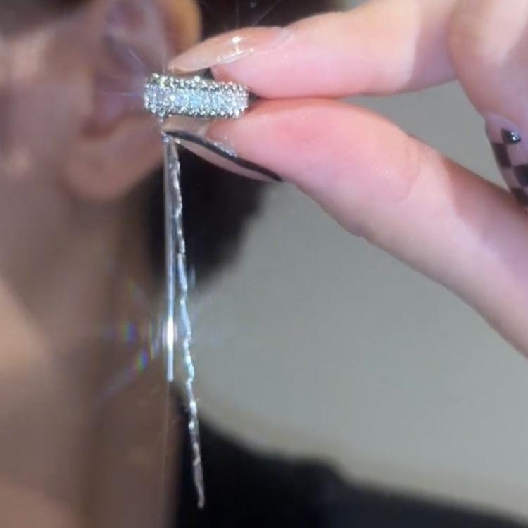 

One-piece silver fringed earbone clip female explosive temperament earless earrings Korean ears